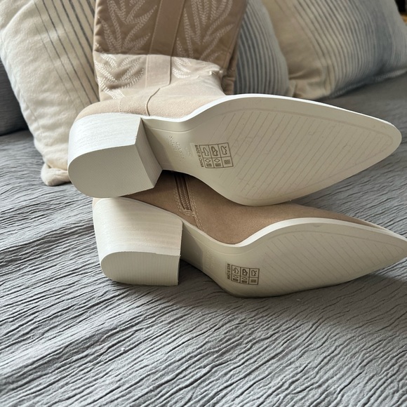 Beautiful beige boots with white bottoms.  Never worn. - Picture 6 of 7